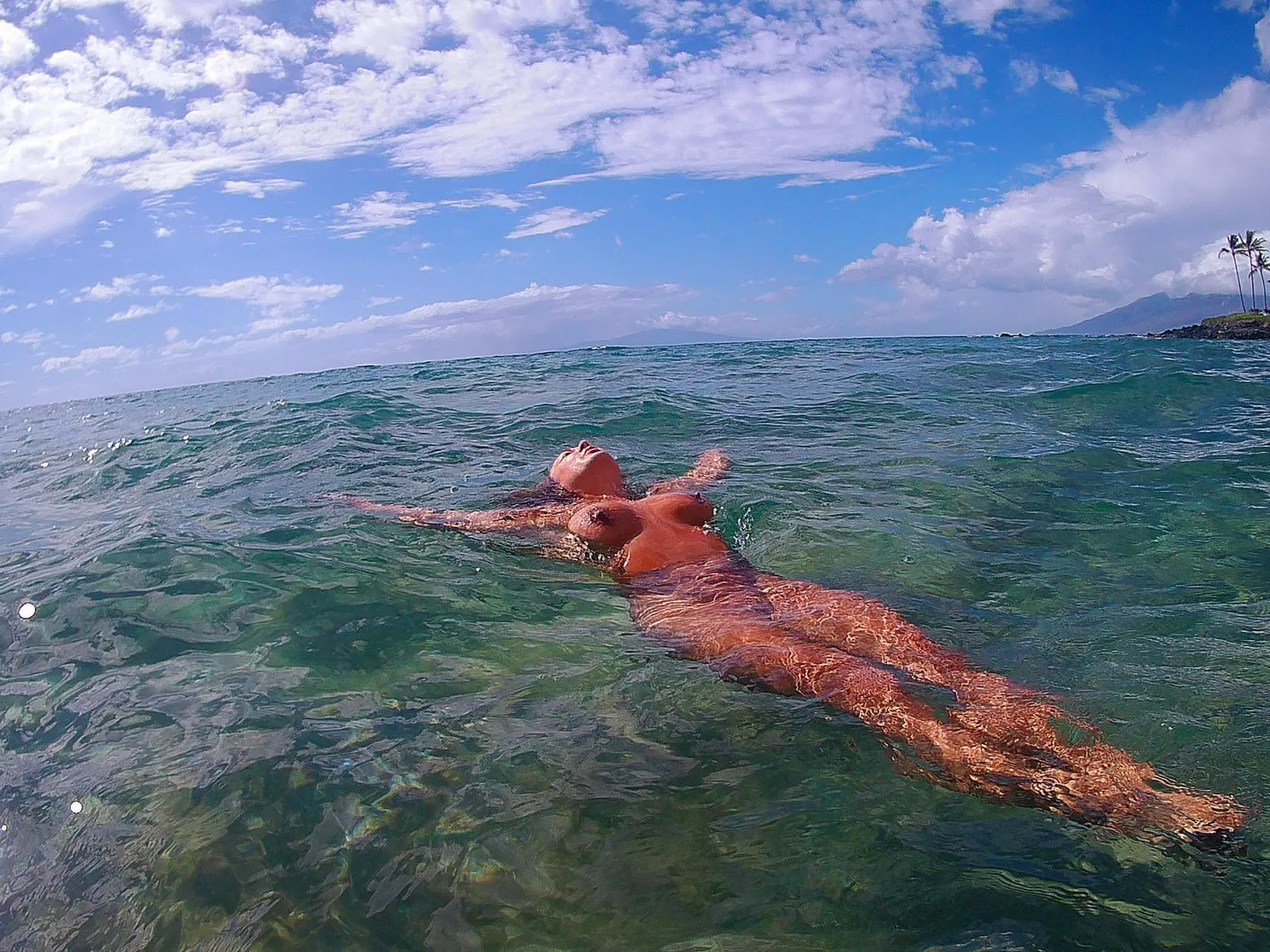 (oc) floating posted by ggj4722