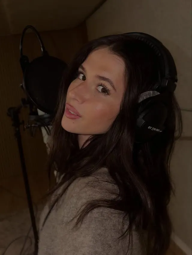 Odegram Roksanę jako niezbyt wierną żonkę w ostrym RP. Napisz od razu swoje fetysze i limity. posted by xyees51