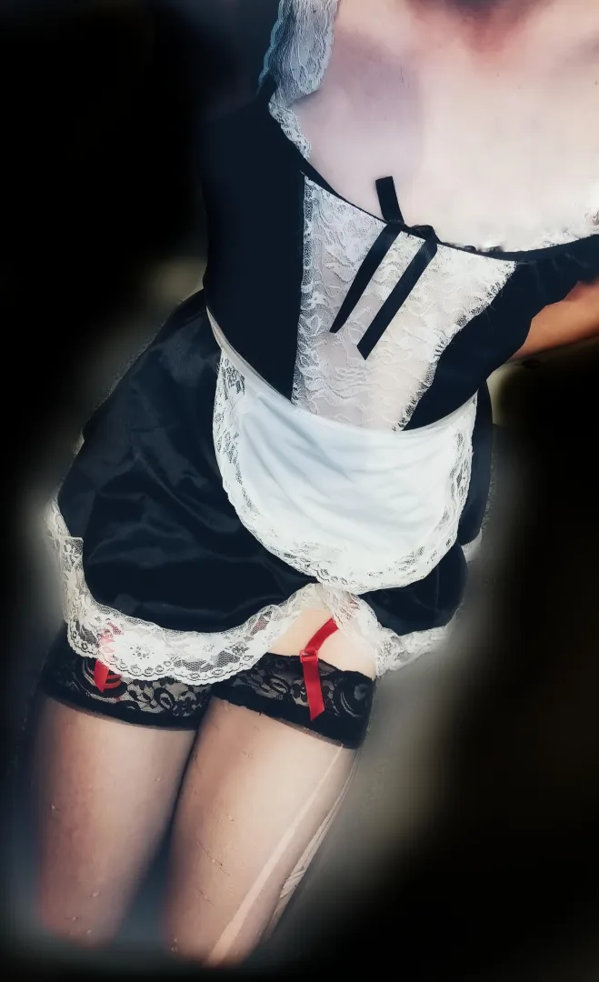 Of course there's a cage under there posted by UsedWhileBound