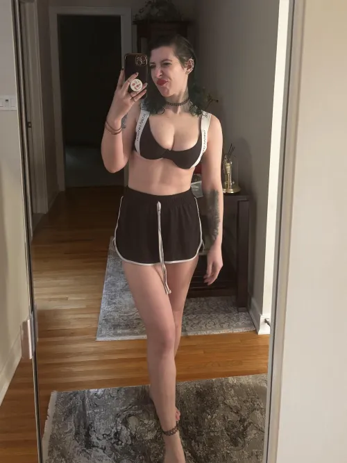 Ofc the fit's all black by sirenskiss3