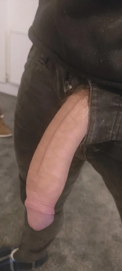 Off to pub… wanna go toilets?? by si_crypto