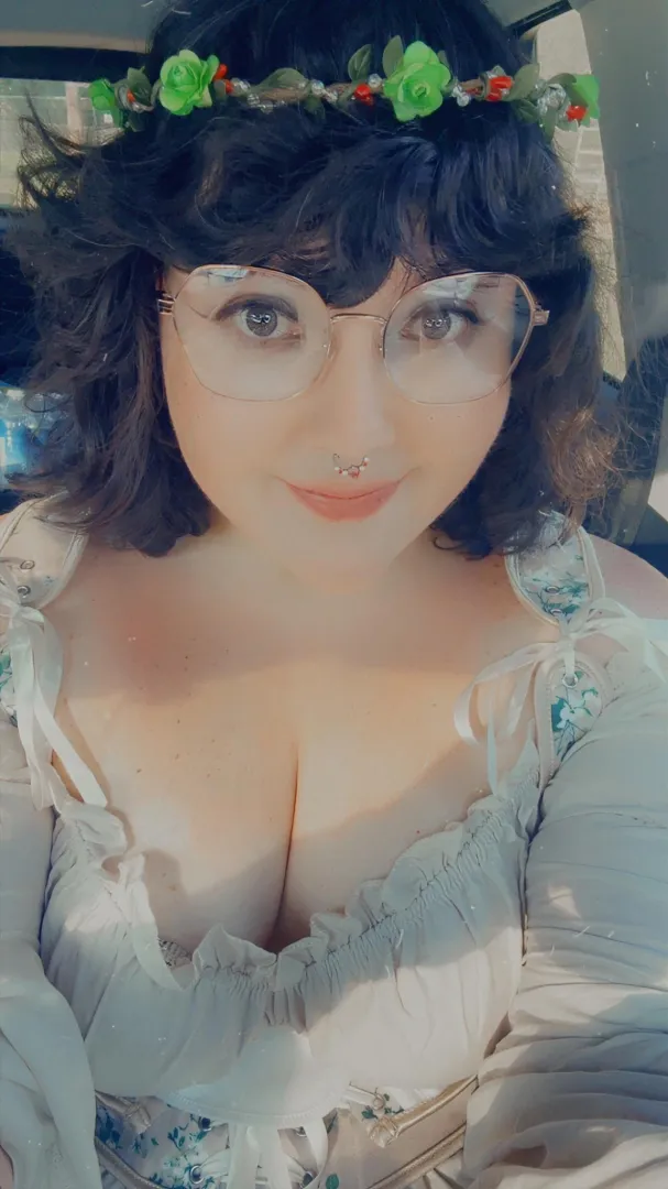 [OFFER] Your sweet faced, alt gamer girlfriend. posted by iheartpanda