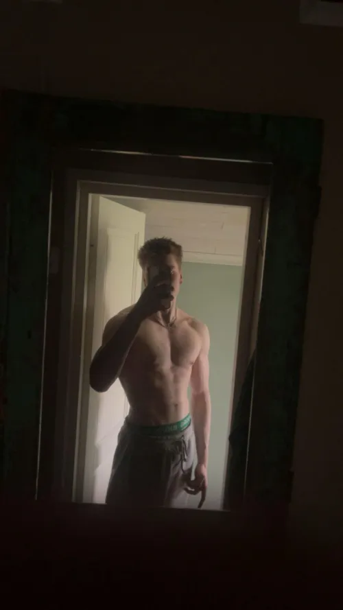 Offering video calls, sexting and custom content by theroniftw