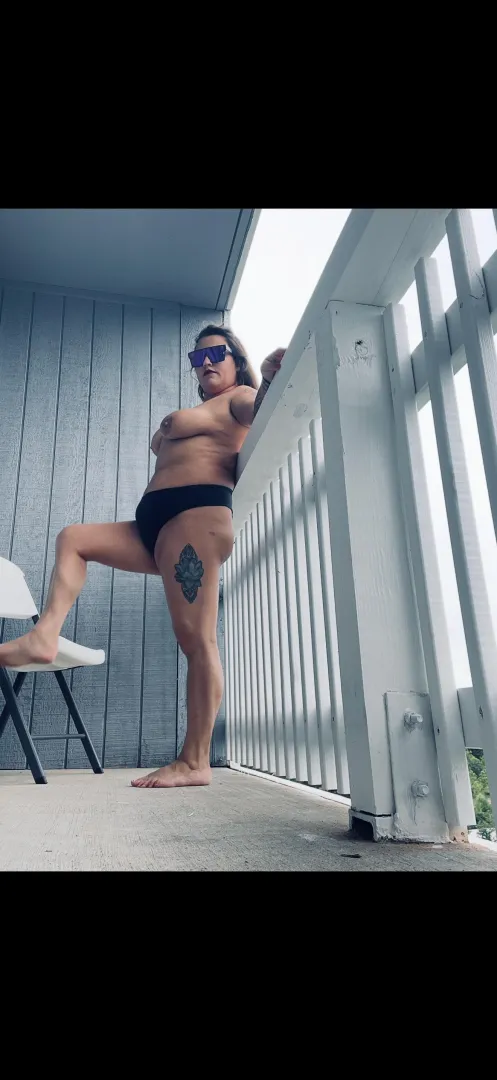 Oh hiiiii posted by TheShortAndInked1