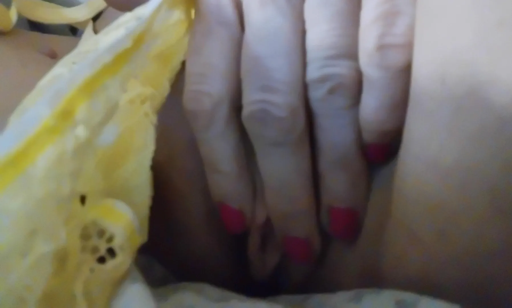 Oh my gosh 4100 members! I appreciate all y'all sexy people and here comes another milestone pics! Dive into me with yellow! posted by girlnextdoorfromyou