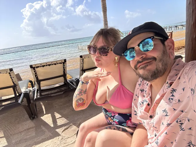 Olathe couple looking for a hung bull easter weekend by Present-Mud-3891