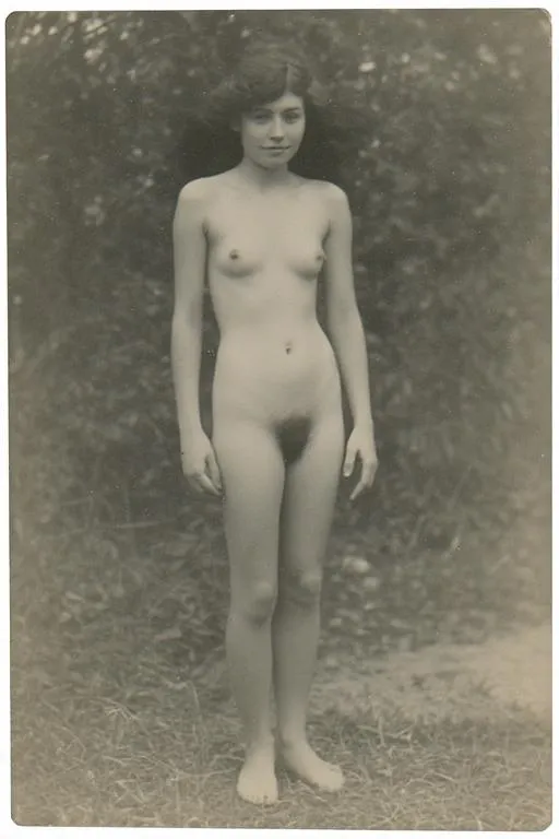 Old pic found posted by Candid-Corner2096