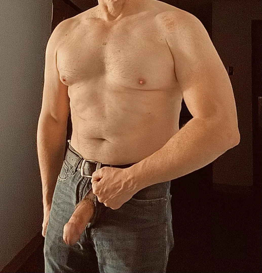 Older Dom looking for worship. DMs open. posted by No-Aioli1687