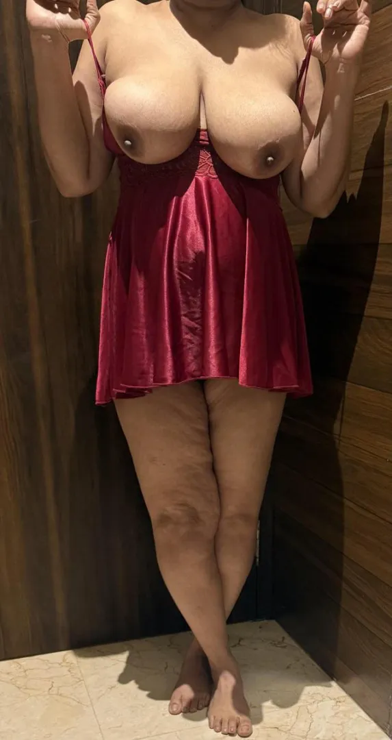 Older than your mom but dressed younger than your gf 50(f) posted by WomanIndian