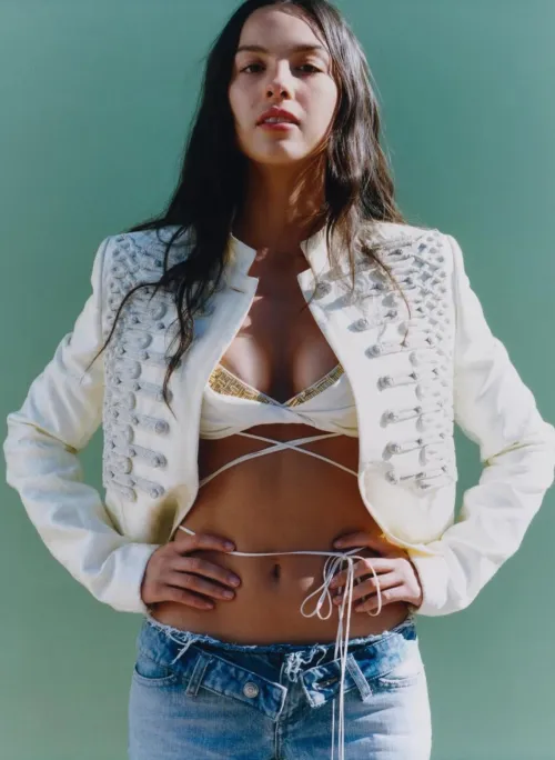 Olivia Rodrigo by CharacterFrosty2567