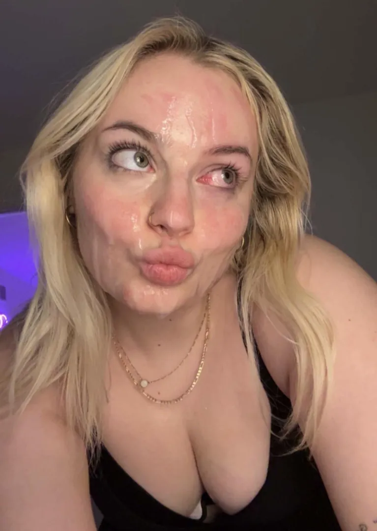 Omg is that cum in ur eye posted by Margot_robbiexo