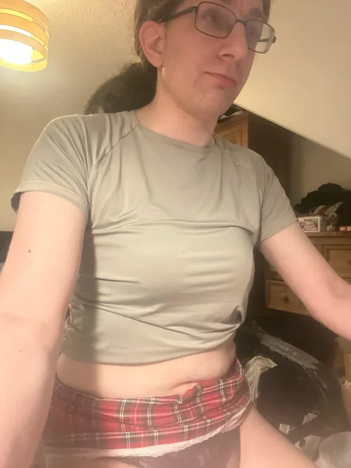 On cam playing 3dxchat by pcwlowlander