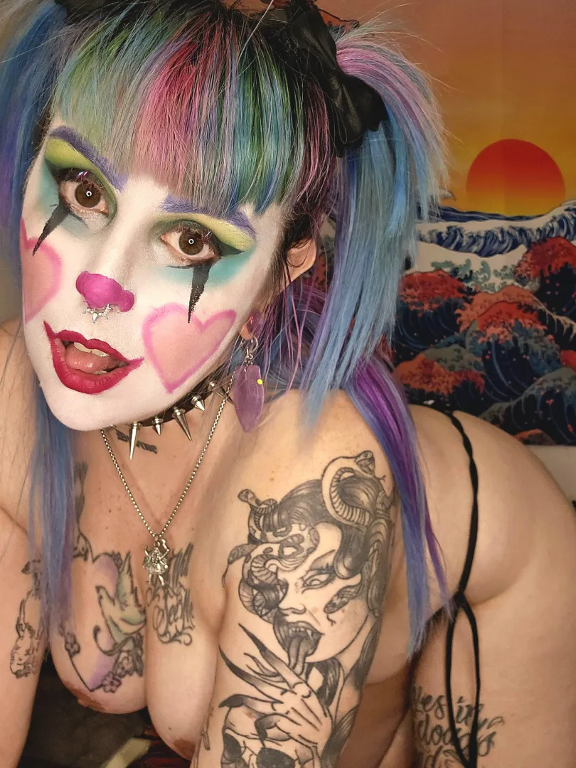 On my knees for you like a good little clown  posted by pukotheclown