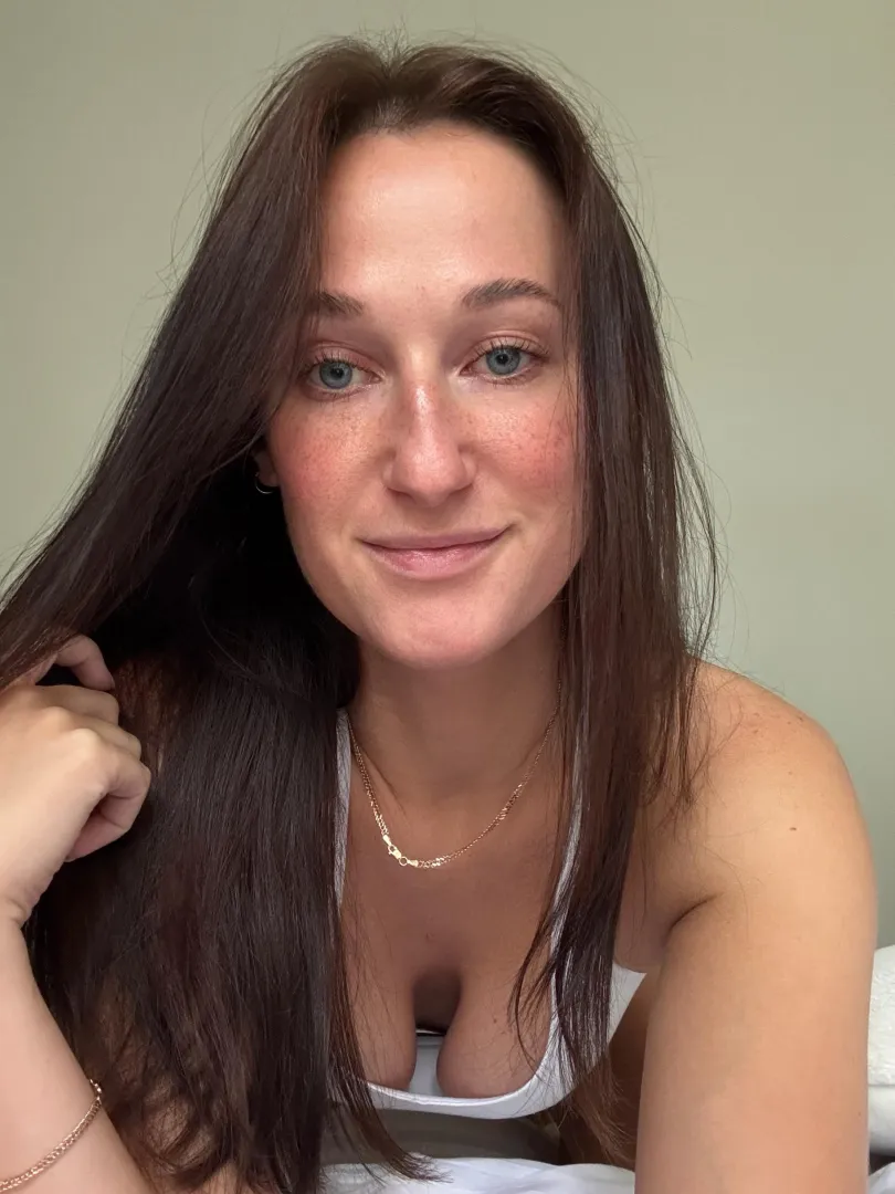 on my knees;) posted by TheEmilyXrose