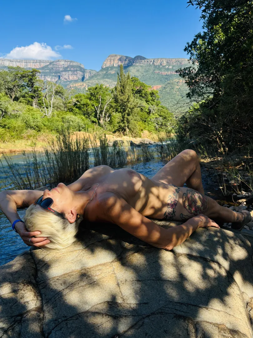 On the rocks posted by Omg123456789012