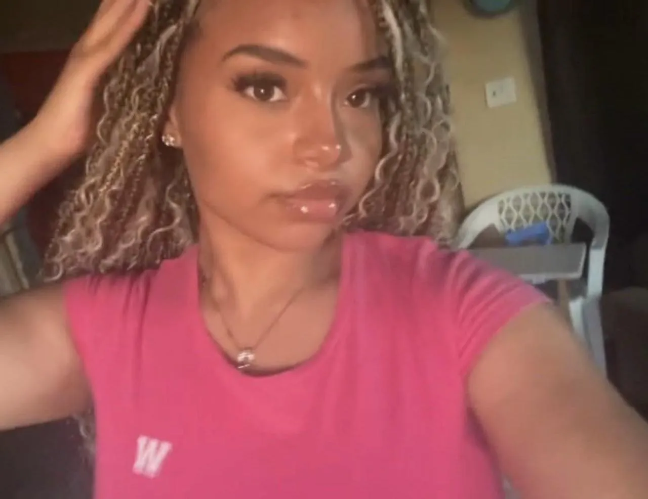 One look at my face and suddenly you’re lurking on my page. Next thing you know, you’re on your knees begging for my mercy ୨୧ posted by urgodaaliyah