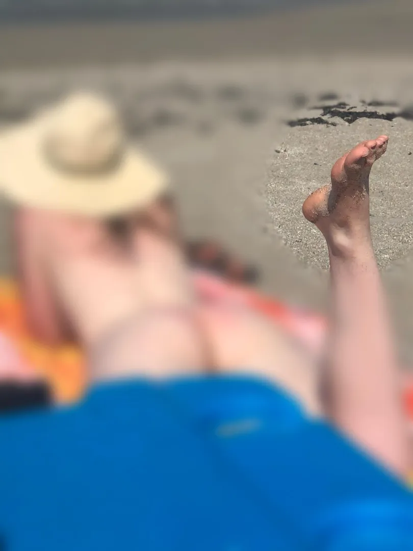 Only black men get unblurred photos posted by Thomasbbad