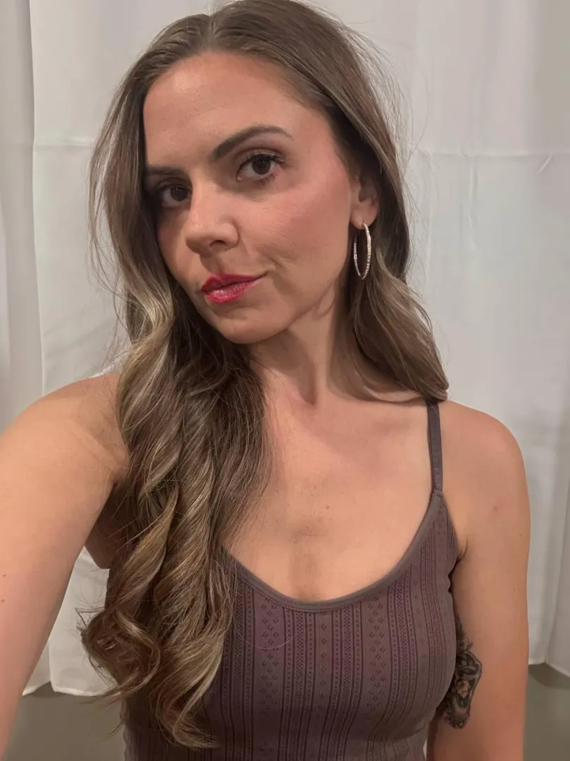 Only hit that up arrow if you’d do anal with me on the first date.  posted by SabrinaSwan