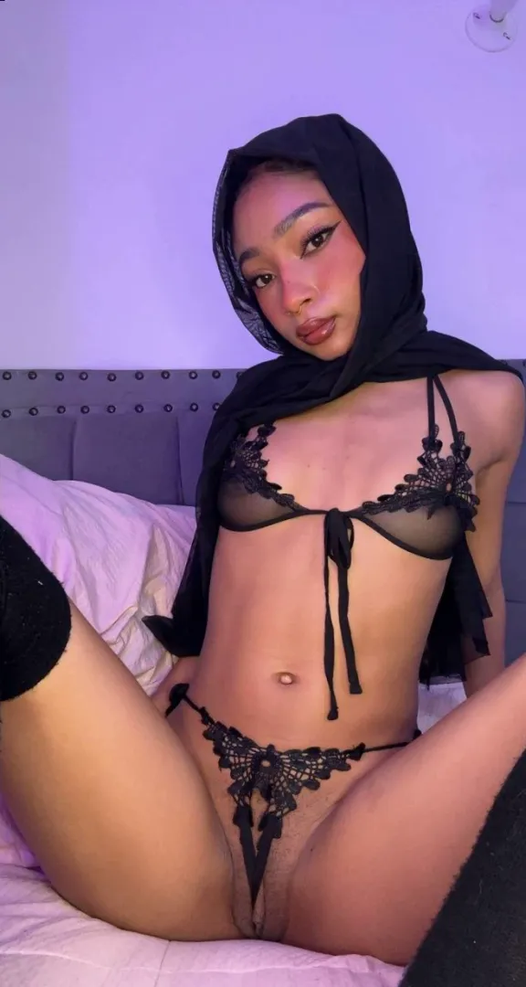 only one rule, you gotta fuck me raw okay? posted by justmily