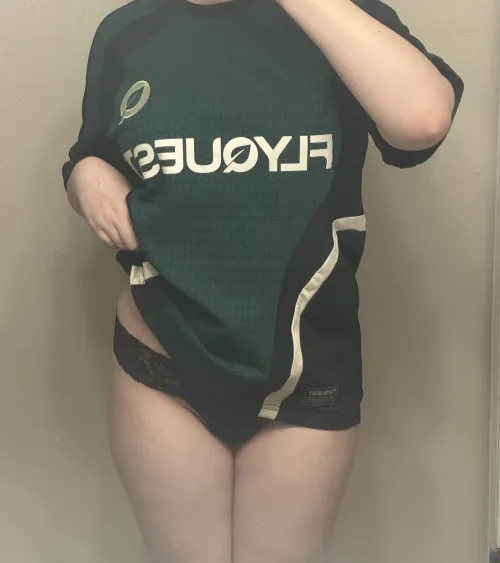 Only thing I was wearing under my Flyqest jersey during the LCS LOL esports match today by CozyAfterHoursGG