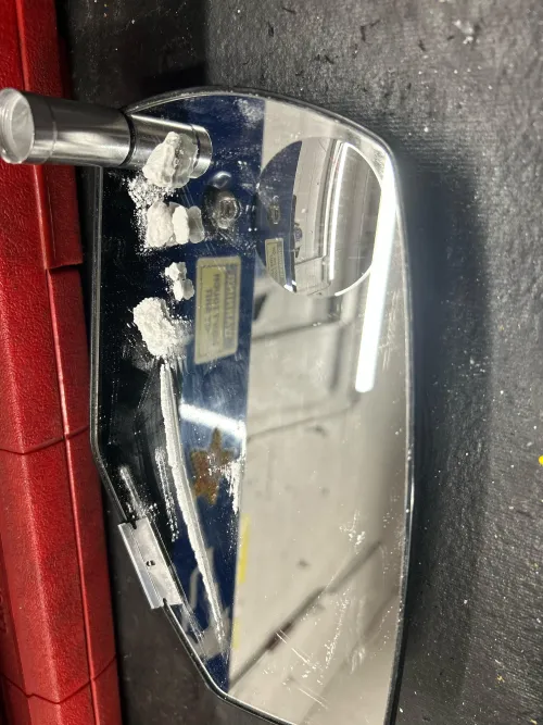 Ooooohhh weeeee Fresh bag, and enough to know I won’t run out till Payday even if I go hard ;) if only I had someone to rail on off of ME hard  by 95chevy79