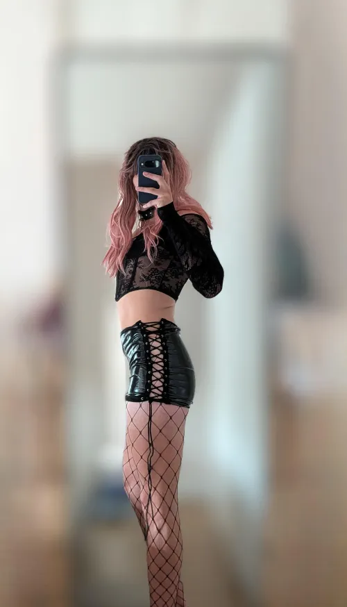 Op zondag mag het rokje best wat korter  by Akward_coww