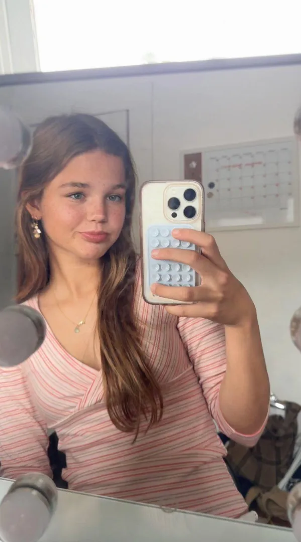 Open to fun, spontaneous, and respectful connections posted by Froppyfeeet