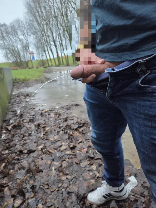 Open your mouth! by Desperate-Beat-911