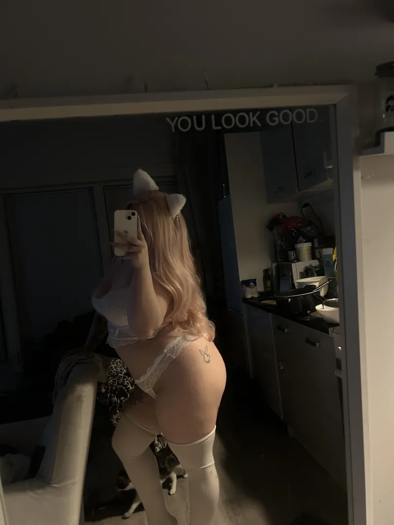 Ottaisitko mut takaa vai eestä ;)? posted by AcanthaceaeAlive250