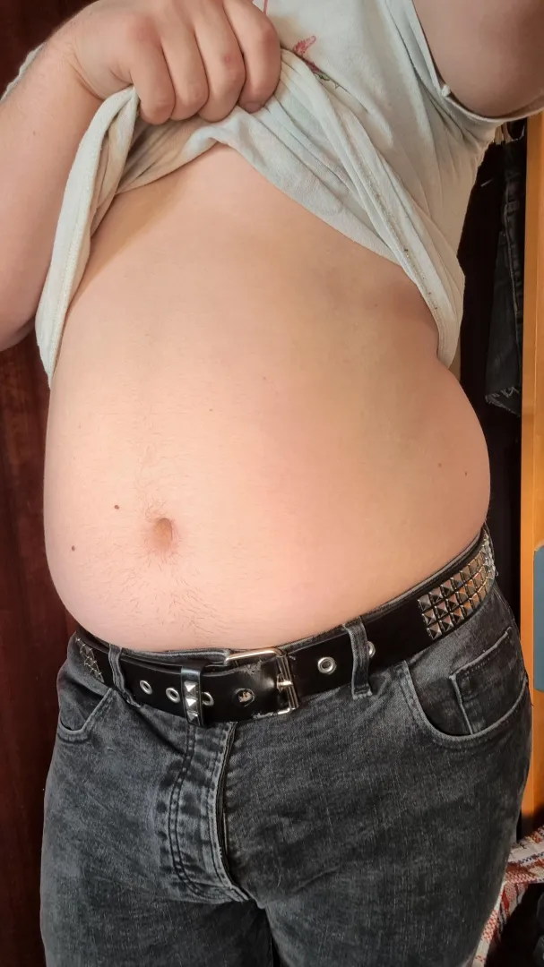 Ouppy felt cute so heres some tummy :3 posted by OuppygirlWillow