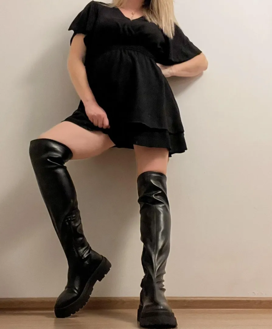 Over-the-knee and all over your mind posted by Fantastic-Cat4252