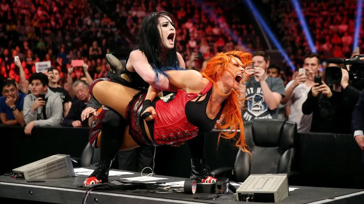 Paige tortures Becky with a PTO posted by Unbeknowndog3