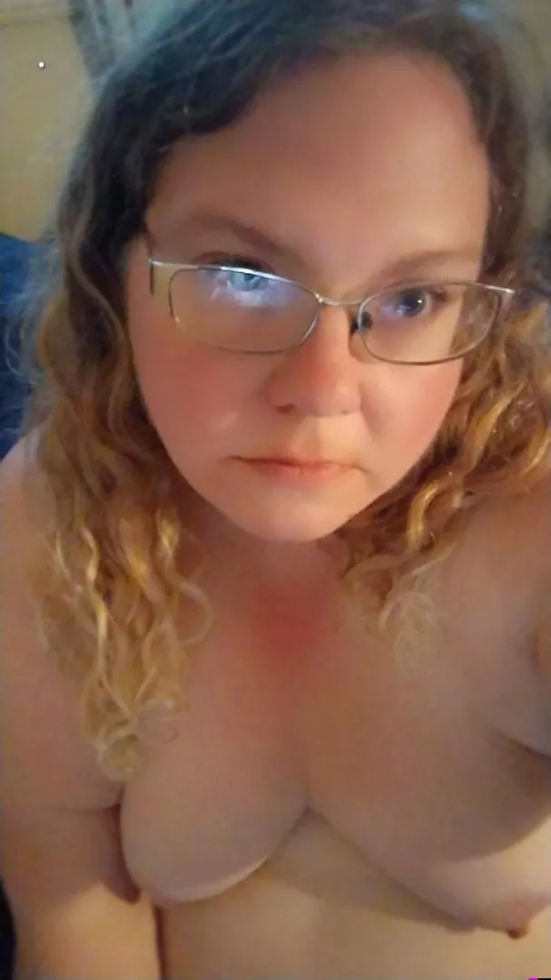 Pale bbw milf with curves in all the right places posted by YYCbbwbaddie