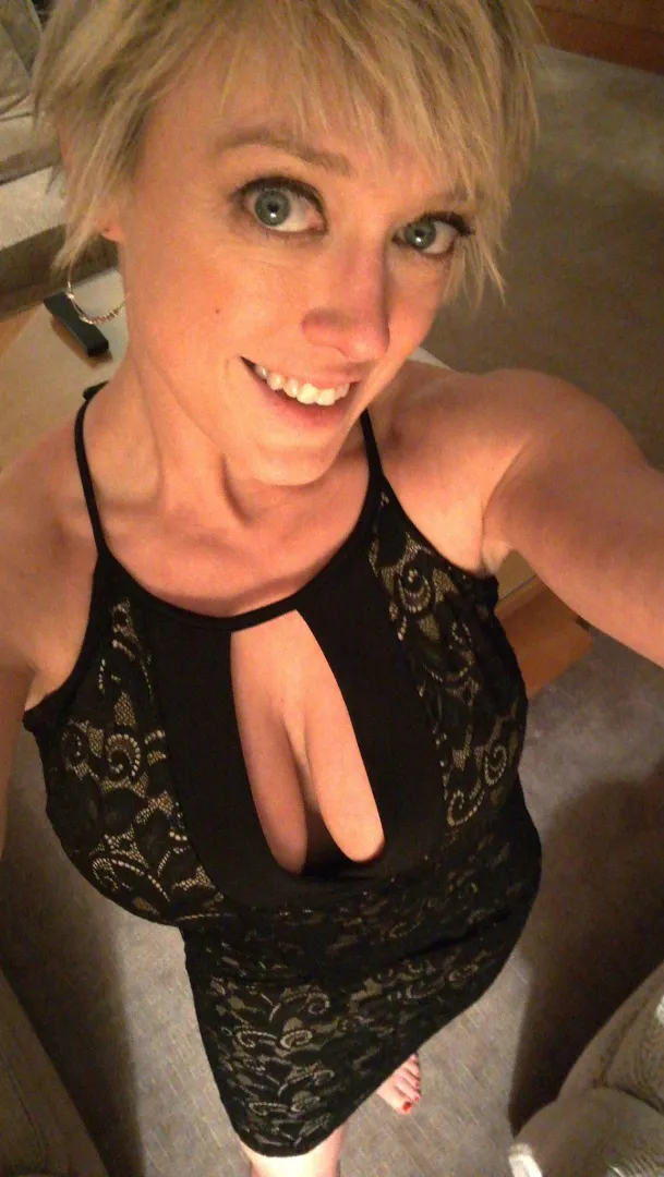 Partydress selfie posted by SWE_Master