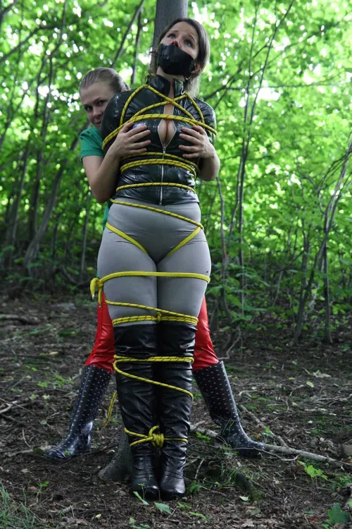 Pathfinder Sally captures stout Den Mother Carter by emca753