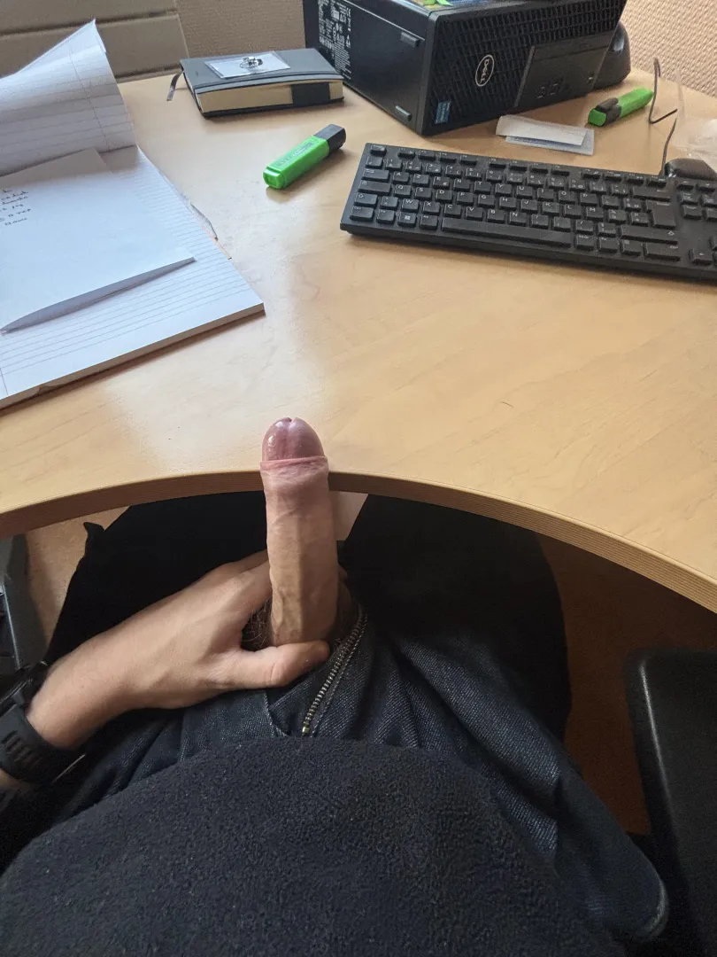 Payé a m’branler  posted by Flat-Dentist2571