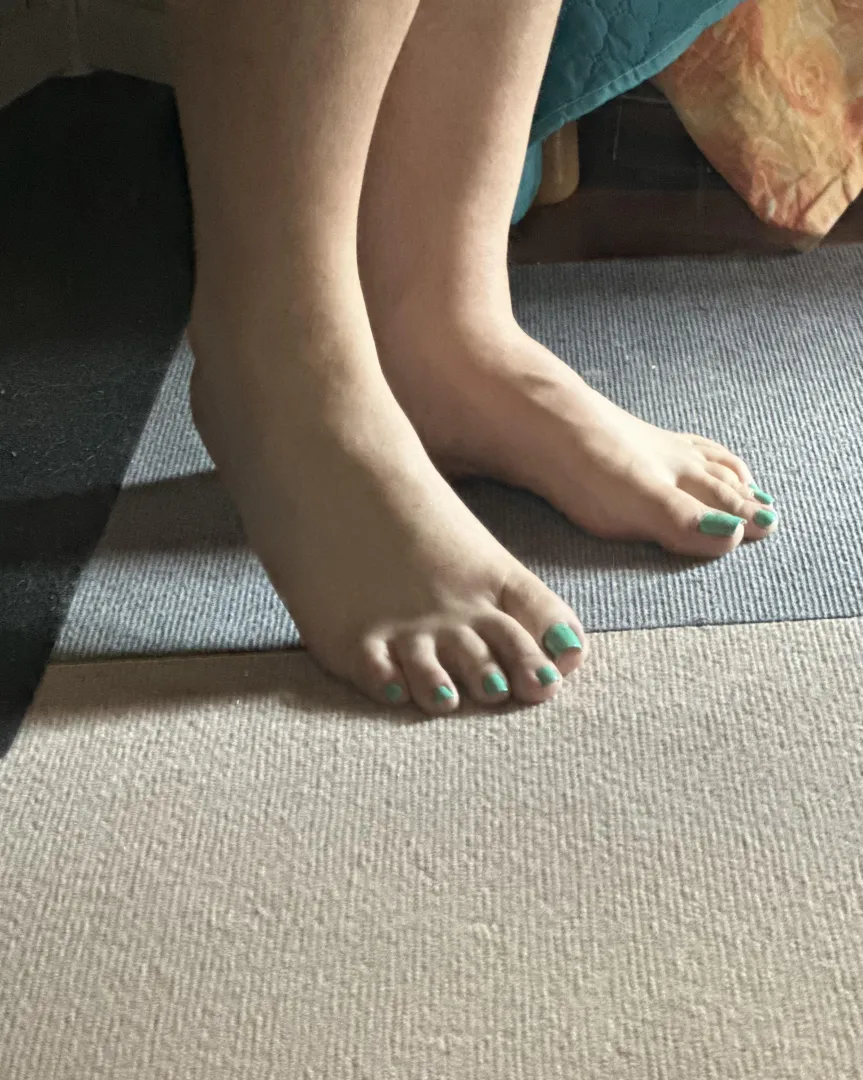 Pedicure just finished :3 posted by Femboy_Holly