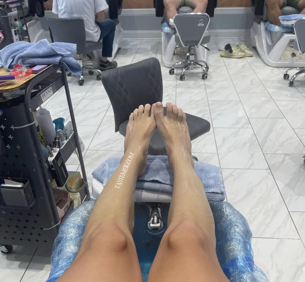 pedicure time… posted by TasteMeK1