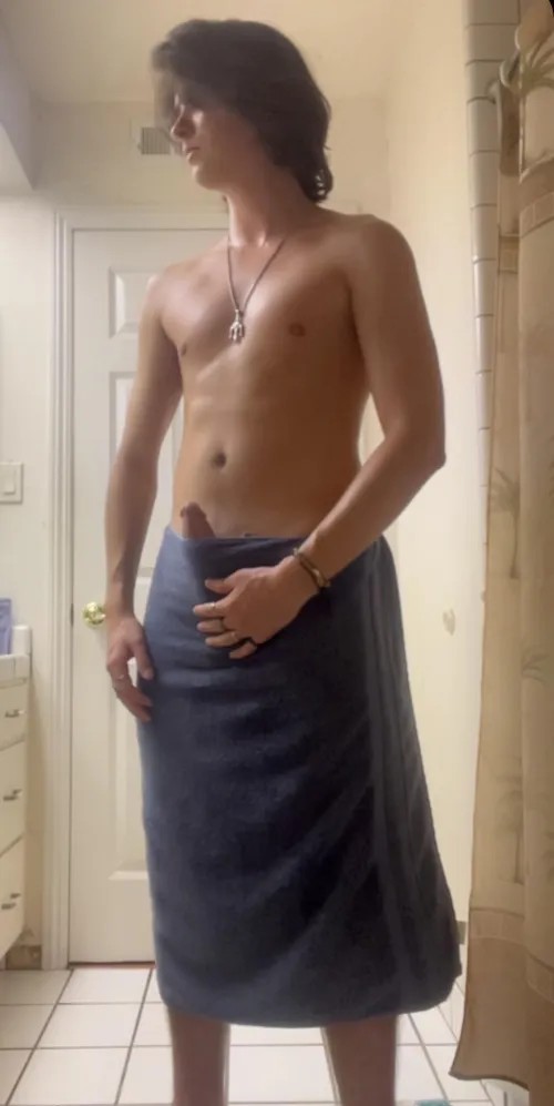 peek a boo  by tan_n_tidal