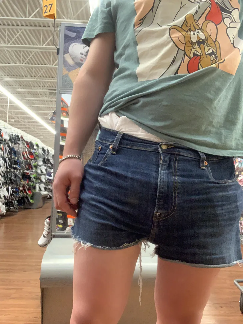 Peekaboo from this Peekabu. posted by DRsoggy