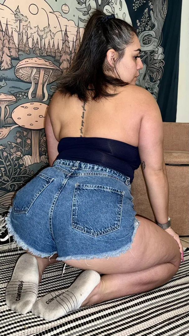 People really love my super filthy stinky socks  posted by Fit_Snow_2387