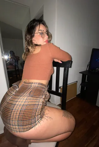 perching and ready for a load ;3 posted by xciivmciv