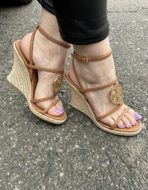 Perfect Everyday Wedges!  by Anjalikp