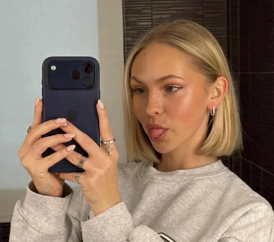 Perfect face by Deathsquealer707