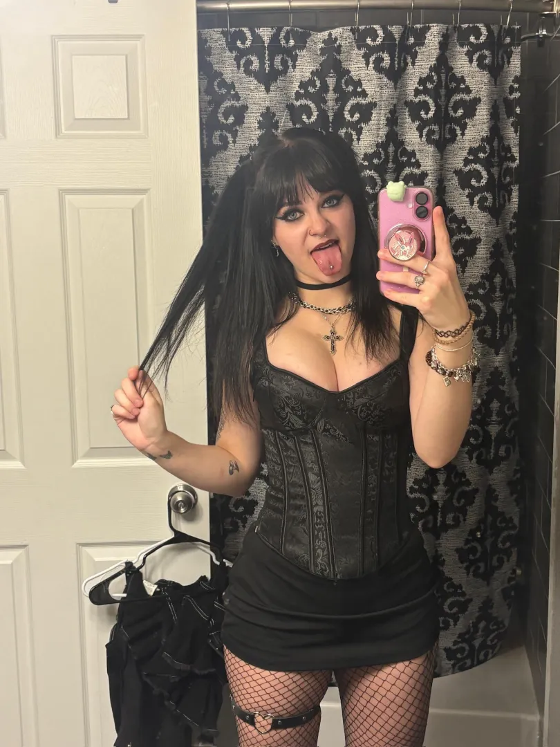 perfect goth titties waiting for your cum posted by stellablazeee