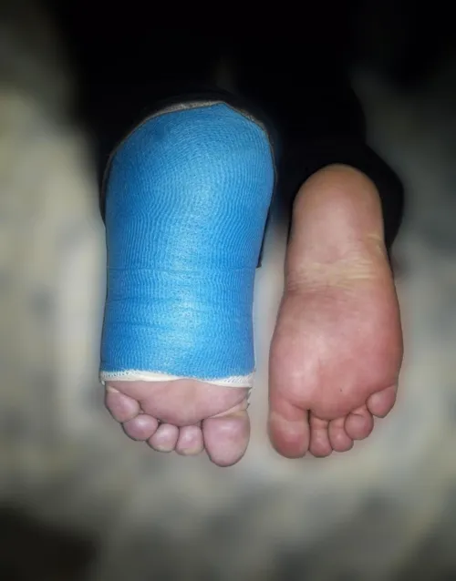 Perfect pose to wait to get my soles covered in milk ♥️ by Elegant-Morning-8580