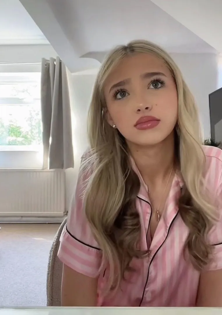 Petite babe wants hard dude to control her small vibe posted by cwindom