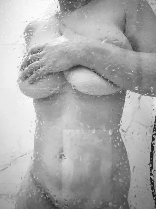 Petite douche pour se réchauffer by hannah_sed13