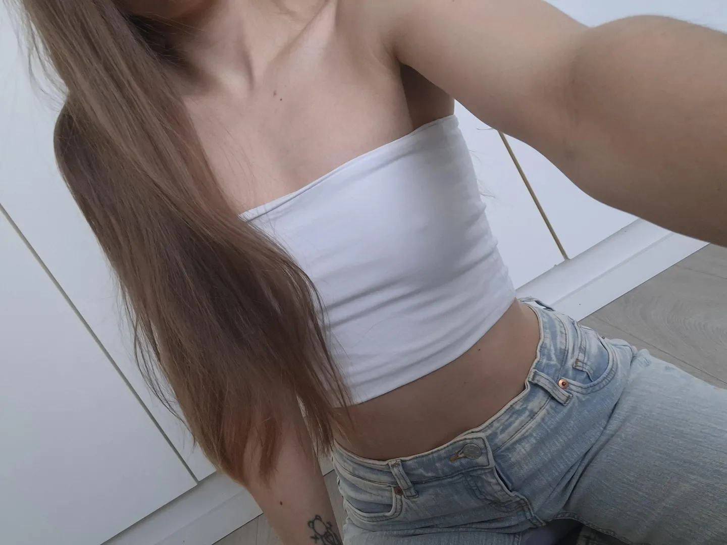 Petite with no bra and long hair posted by OnlyElya