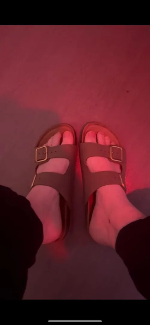 Pieds nus et sandales du jour by Melanie_Soles